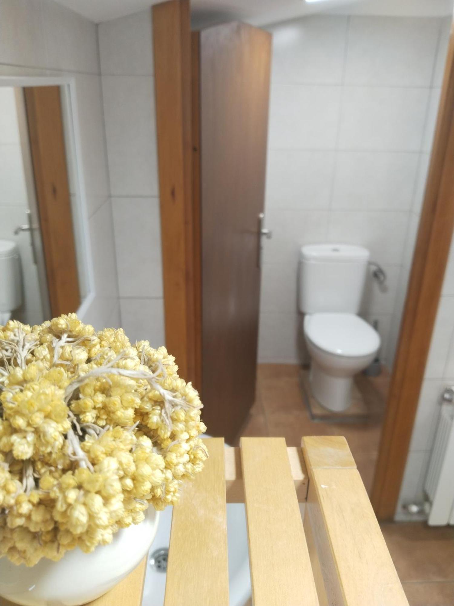 El Refugi Hostel Arboli Luaran gambar