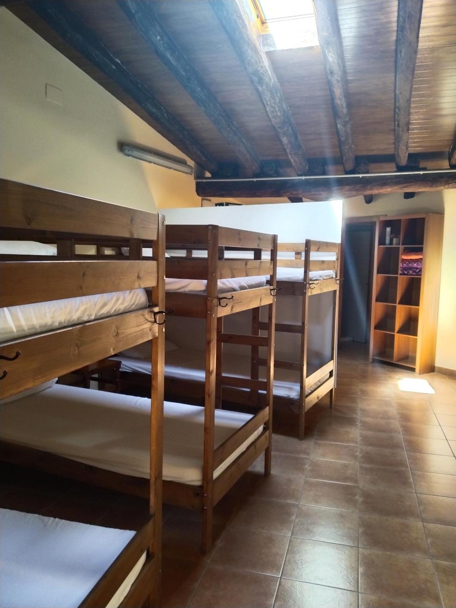 El Refugi Hostel Arboli Luaran gambar