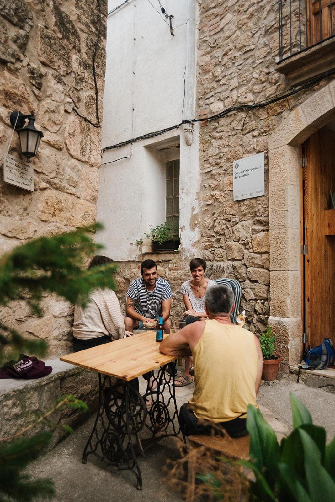 El Refugi Hostel Arboli Luaran gambar