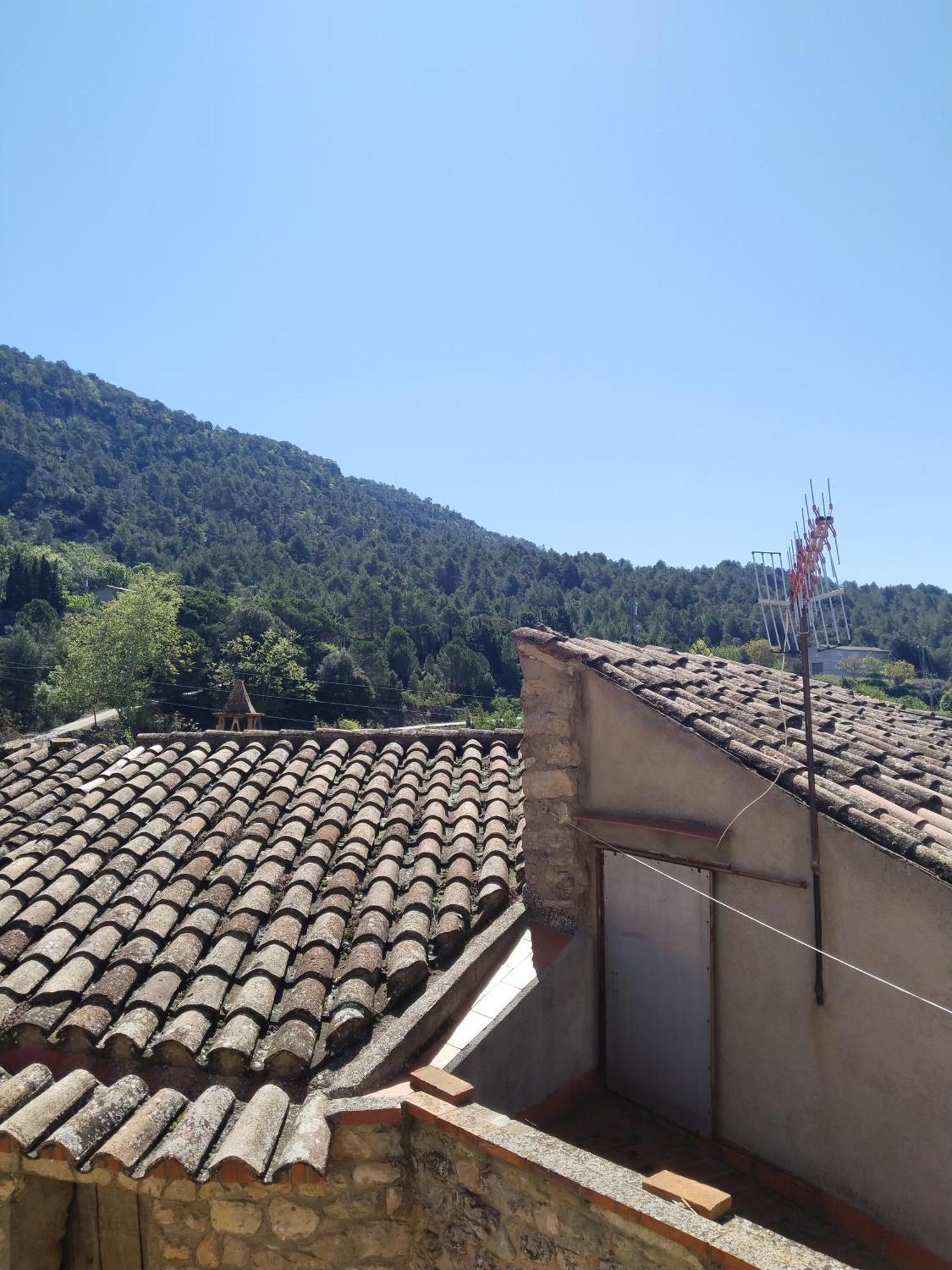 El Refugi Hostel Arboli Luaran gambar