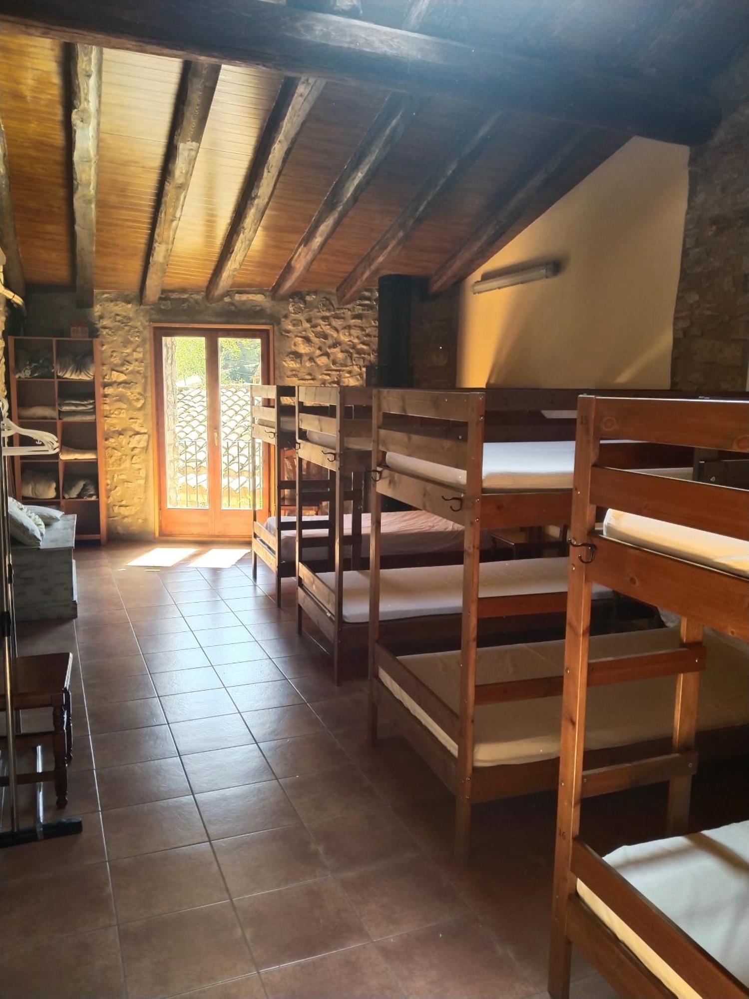 El Refugi Hostel Arboli Luaran gambar