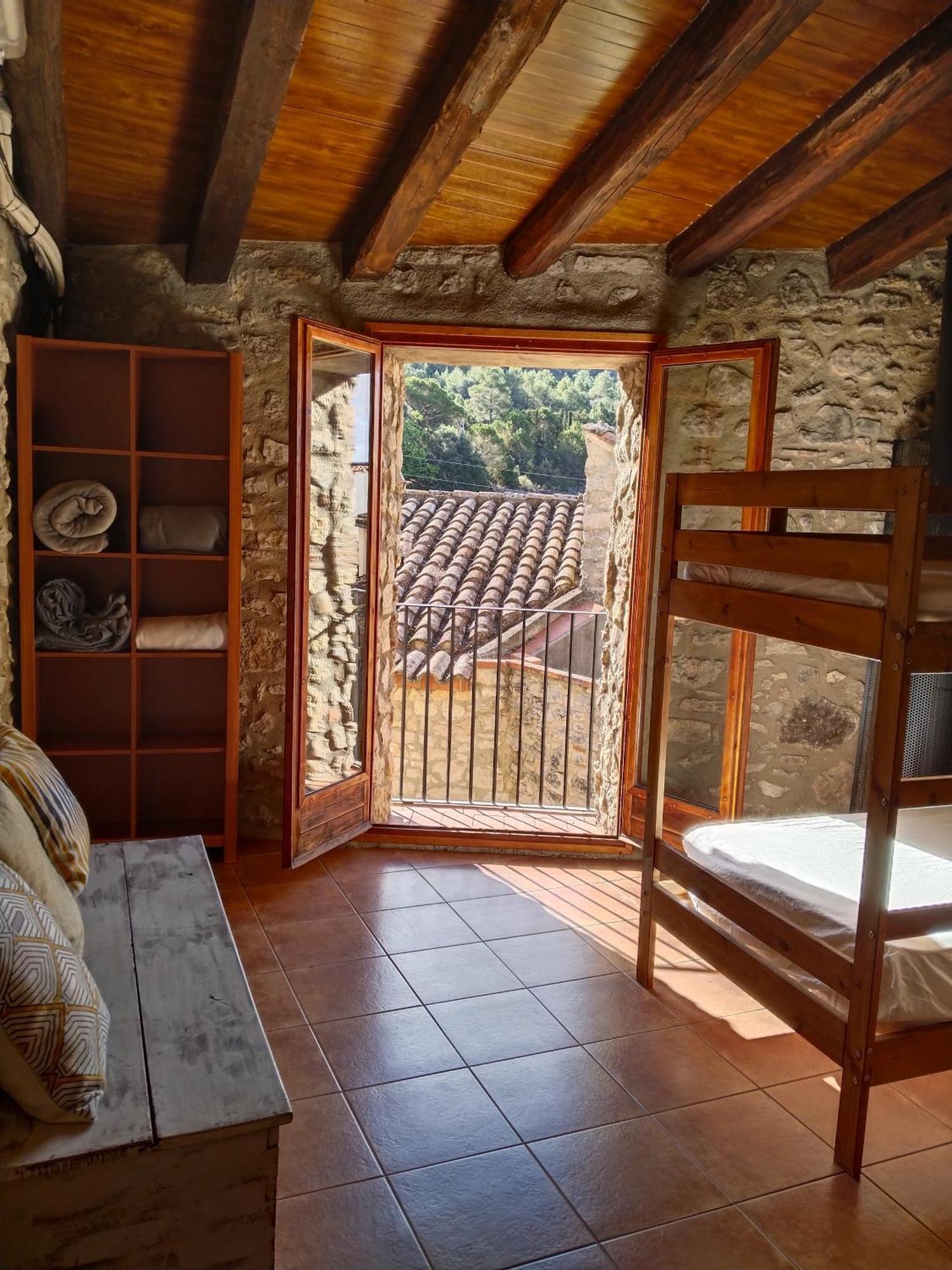 El Refugi Hostel Arboli Luaran gambar